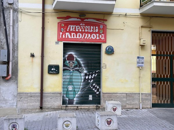 locale commerciale in vendita a Maddaloni