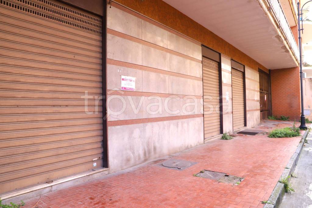 negozio in vendita a Maddaloni