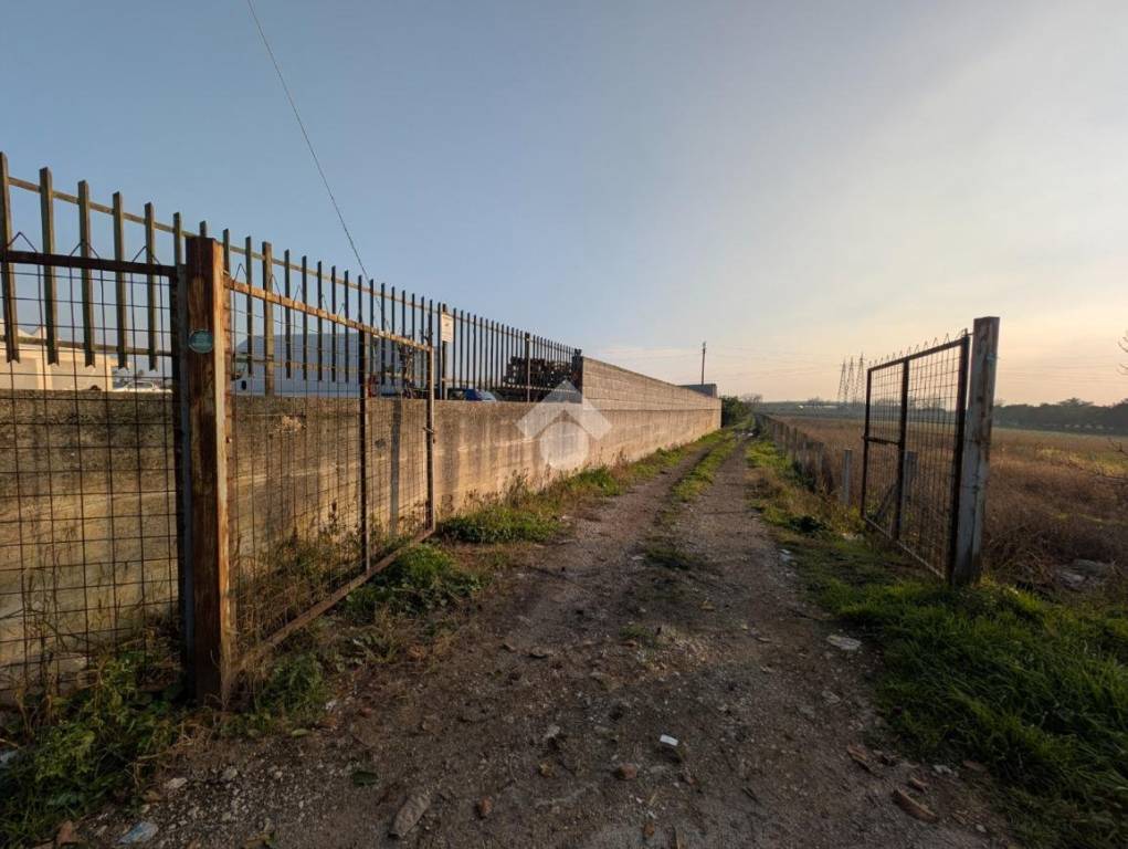 terreno industriale in vendita a Maddaloni