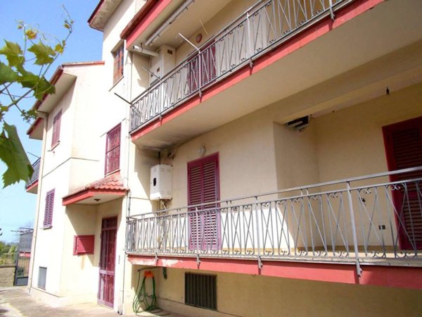 casa indipendente in vendita a Maddaloni in zona Montedecoro