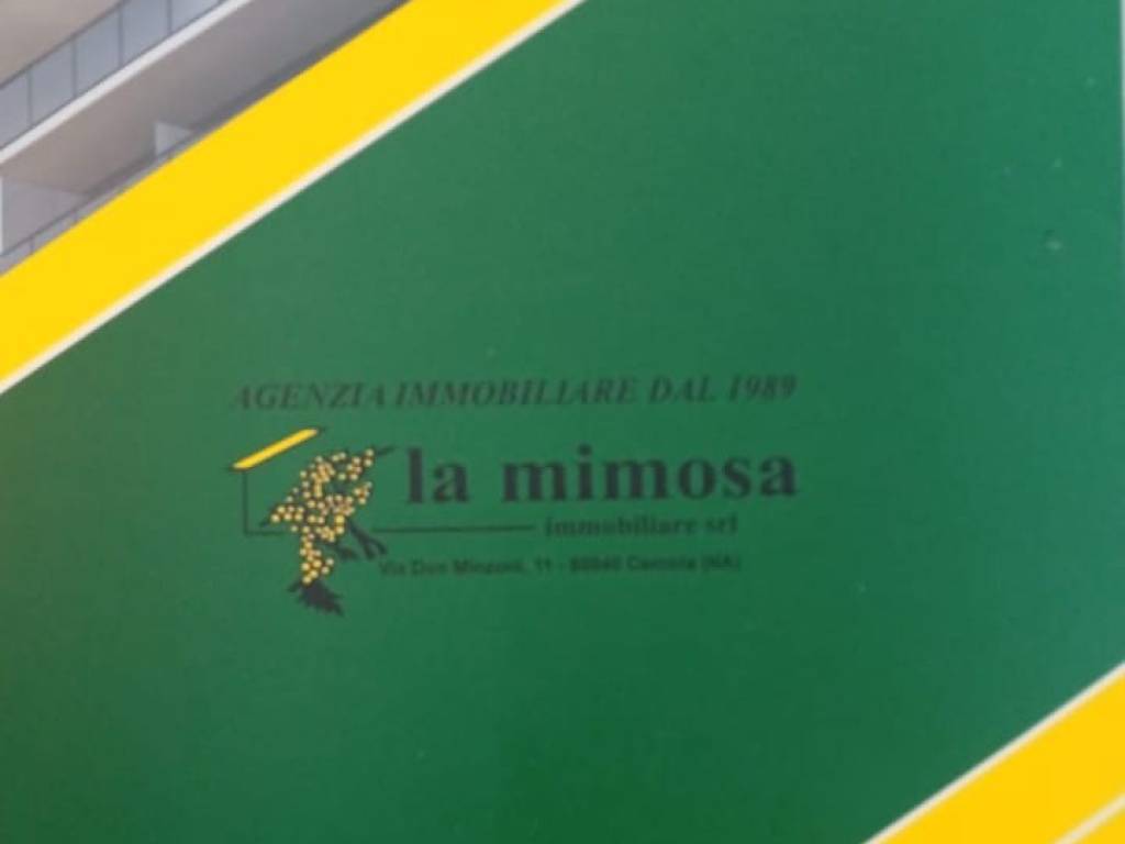 locale commerciale in vendita a Maddaloni