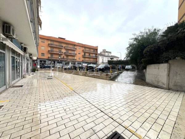 negozio in vendita a Maddaloni