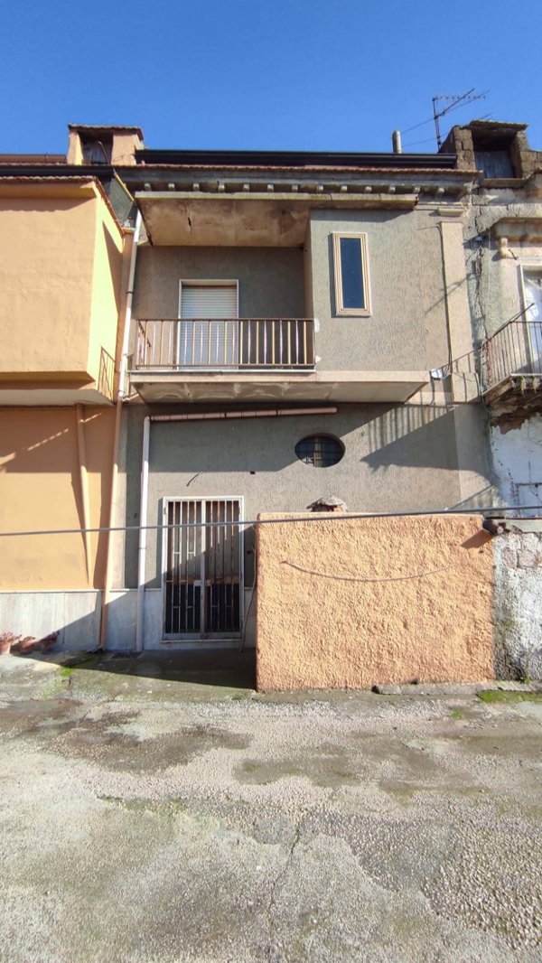 appartamento in vendita a Maddaloni in zona Montedecoro