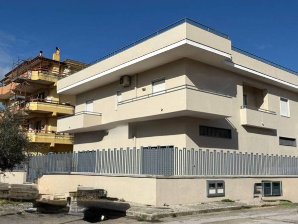 intera palazzina in vendita a Maddaloni