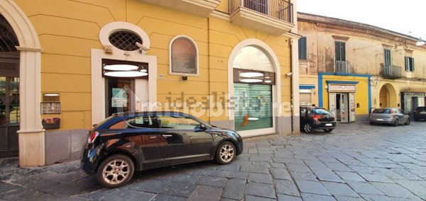 locale commerciale in vendita a Maddaloni