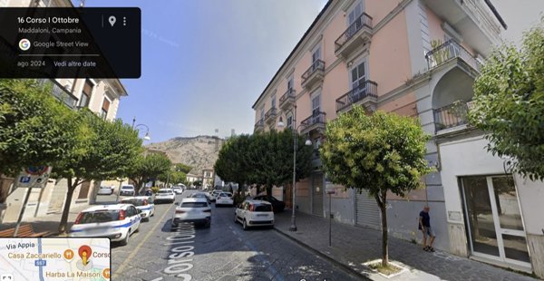 locale commerciale in vendita a Maddaloni