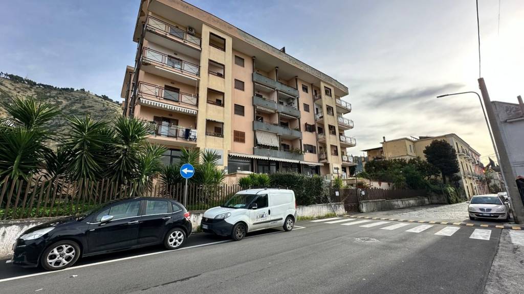 negozio in vendita a Maddaloni