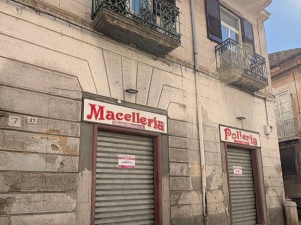 negozio in vendita a Maddaloni