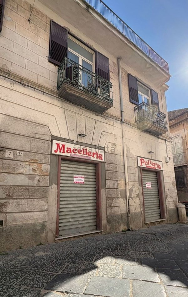 negozio in vendita a Maddaloni