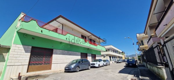 locale commerciale in vendita a Maddaloni