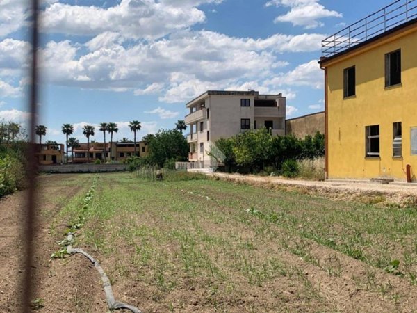 terreno edificabile in vendita a Maddaloni in zona Montedecoro