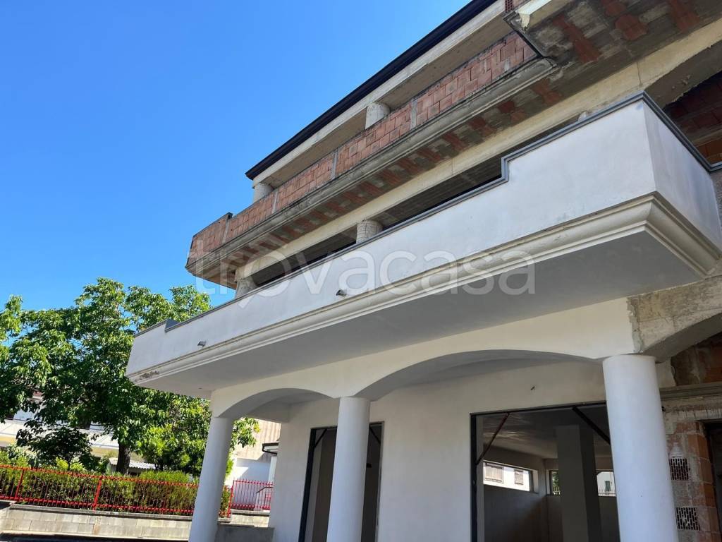 casa indipendente in vendita a Maddaloni in zona Montedecoro