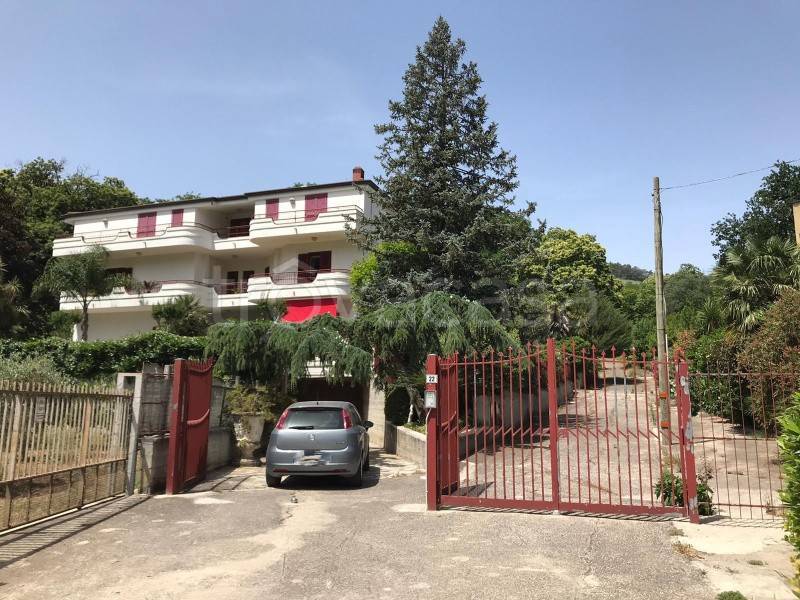 appartamento in vendita a Maddaloni in zona Montedecoro