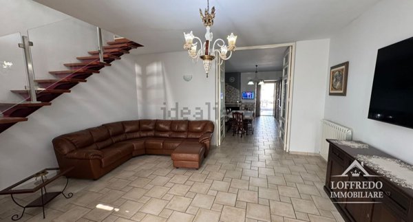 casa indipendente in vendita a Maddaloni in zona Montedecoro