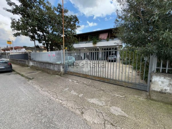 appartamento in vendita a Maddaloni in zona Montedecoro