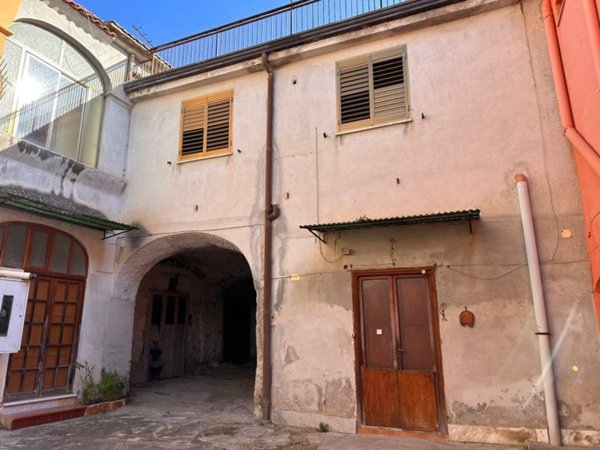 casa indipendente in vendita a Maddaloni