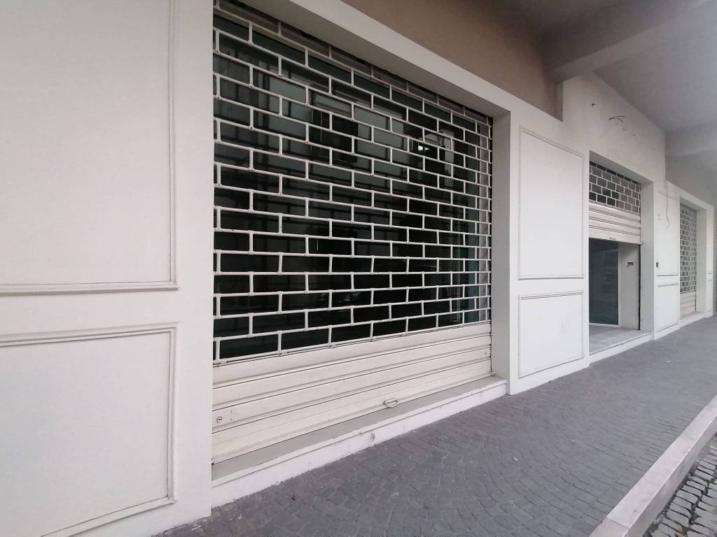 negozio in vendita a Marcianise