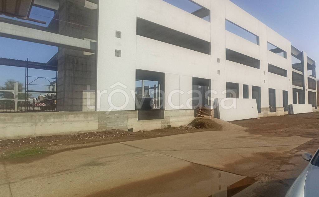 locale commerciale in vendita a Marcianise