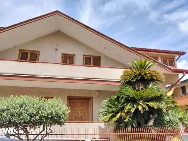 intera palazzina in vendita a Marcianise