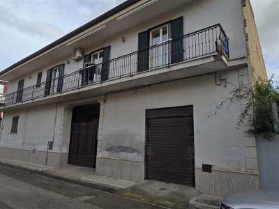 locale commerciale in vendita a Marcianise