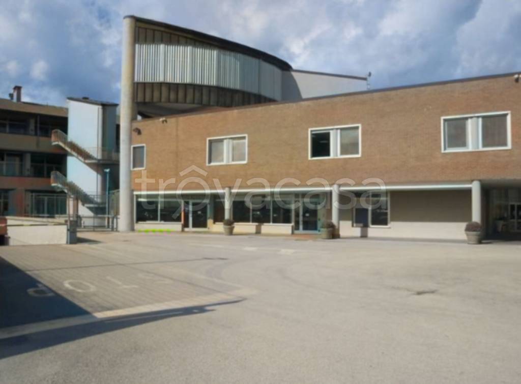 negozio in vendita a Marcianise