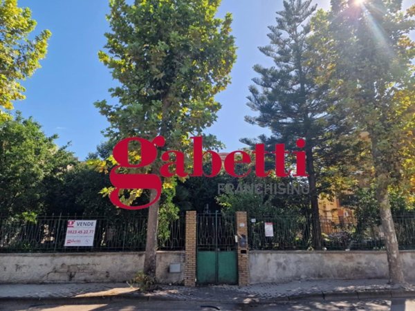 casa indipendente in vendita a Marcianise