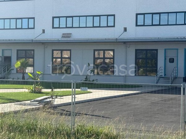 locale commerciale in vendita a Marcianise