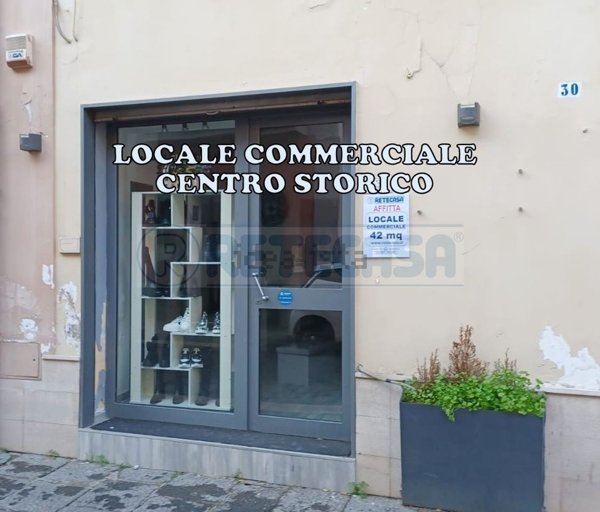 locale commerciale in vendita a Marcianise