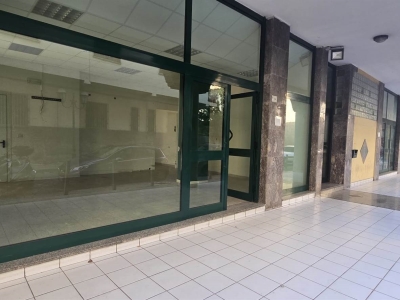 locale commerciale in vendita a Marcianise