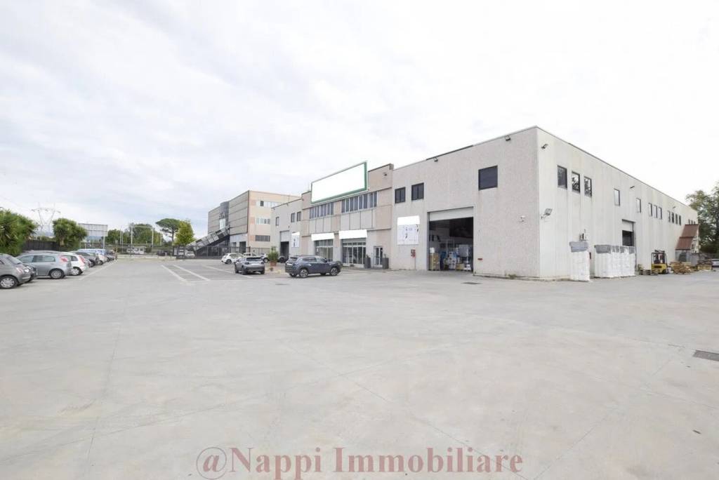 capannone in vendita a Marcianise