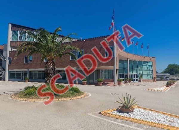 negozio in vendita a Marcianise