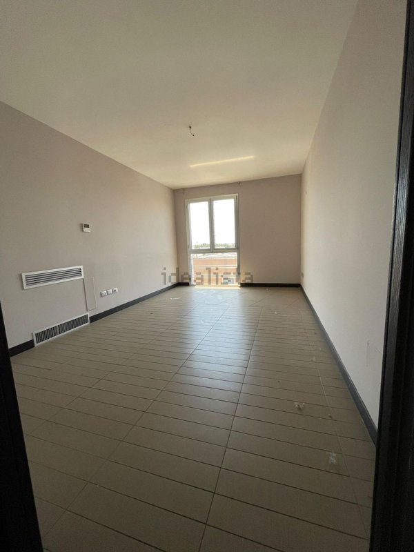 locale commerciale in vendita a Marcianise