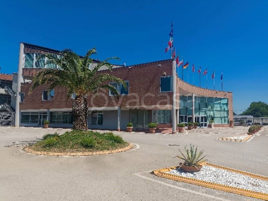 negozio in vendita a Marcianise