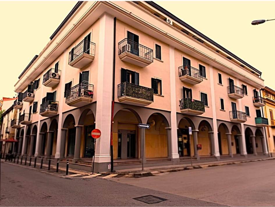 locale commerciale in vendita a Marcianise