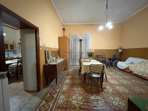 locale commerciale in vendita a Marcianise