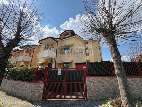 casa indipendente in vendita a Marcianise