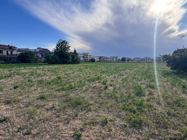 terreno edificabile in vendita a Marcianise in zona Trentola