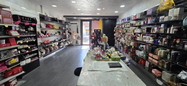 negozio in vendita a Marcianise