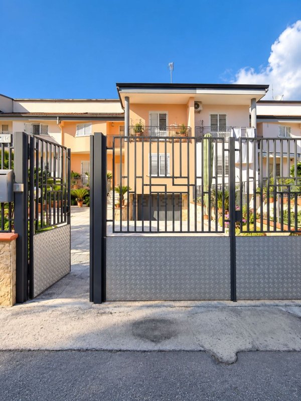 casa indipendente in vendita a Marcianise