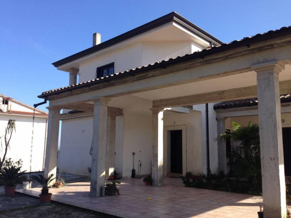 casa indipendente in vendita a Marzano Appio