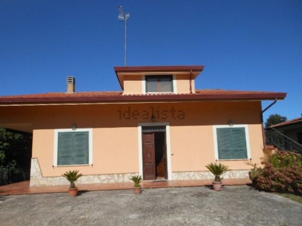 casa indipendente in vendita a Marzano Appio