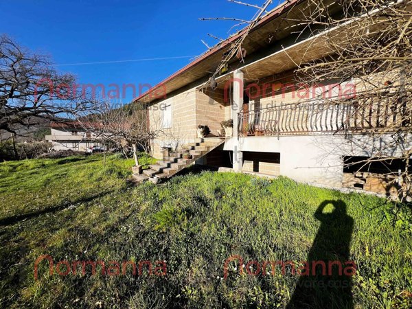 casa indipendente in vendita a Marzano Appio