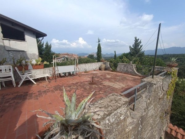 intera palazzina in vendita a Marzano Appio