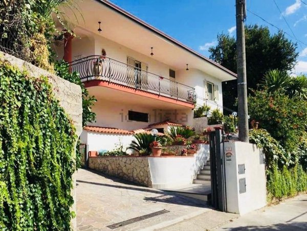 casa indipendente in vendita a Marzano Appio