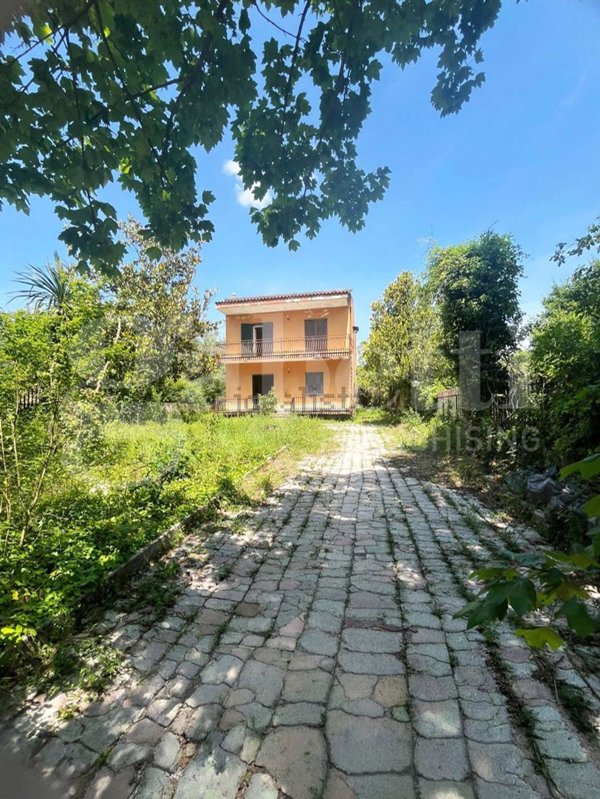 casa indipendente in vendita a Marzano Appio