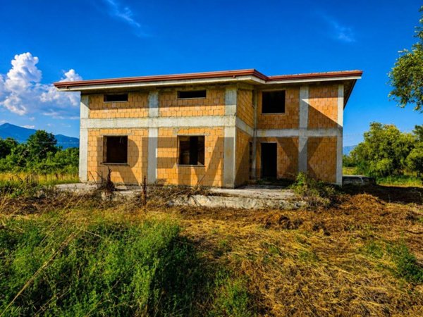 casa indipendente in vendita a Marzano Appio