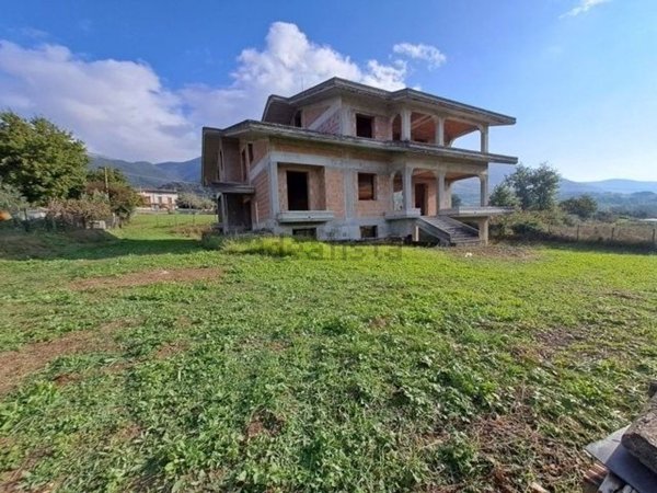 casa indipendente in vendita a Mignano Monte Lungo
