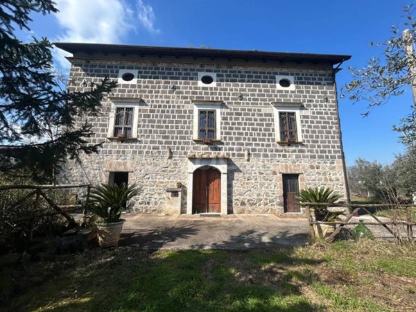 negozio in vendita a Mignano Monte Lungo