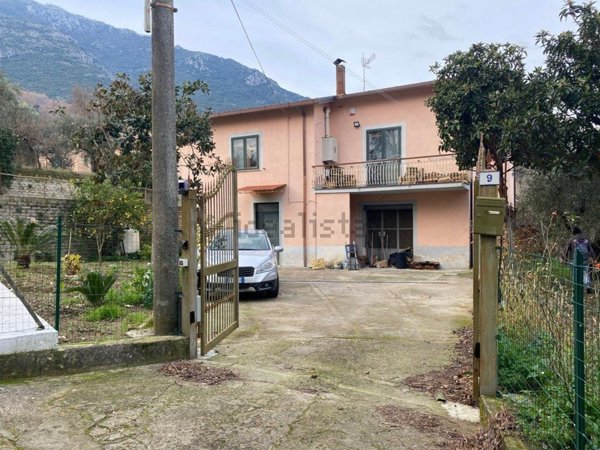 appartamento in vendita a Mignano Monte Lungo in zona Caspoli