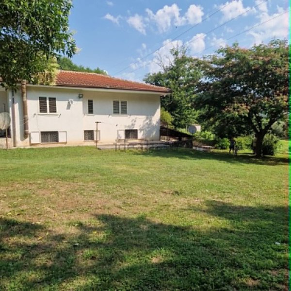 casa indipendente in vendita a Mignano Monte Lungo